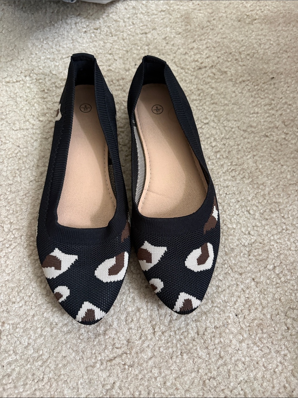 Women's Black Leopard-Print Pointed Toe Flats